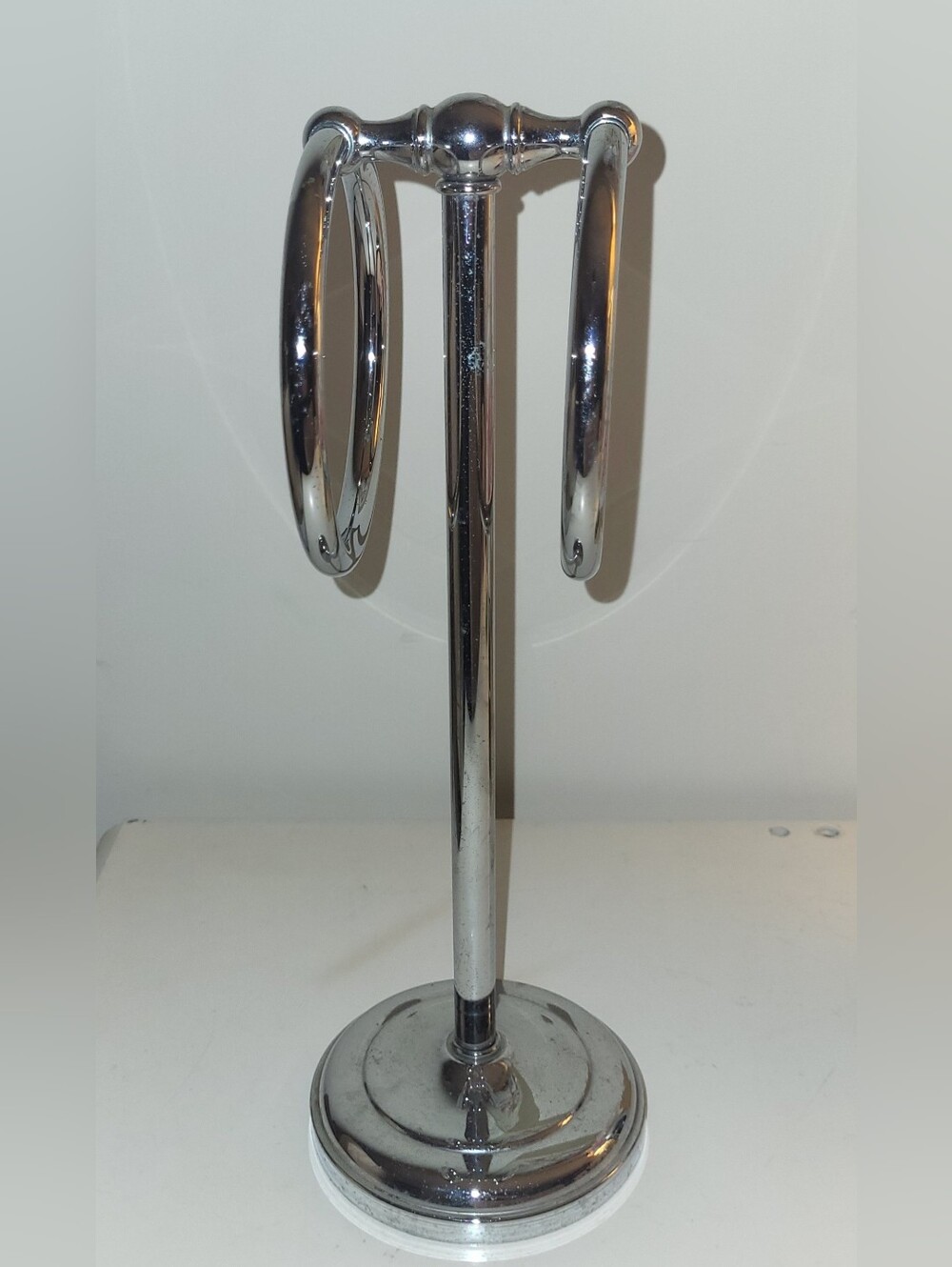 Free Standing Chrome Metal Countertop Hand Towel Holder
